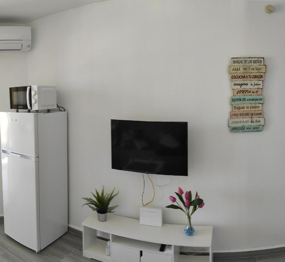 Estudio recién reformado en primera línea de playa Apartamento Benalmádena Exterior foto