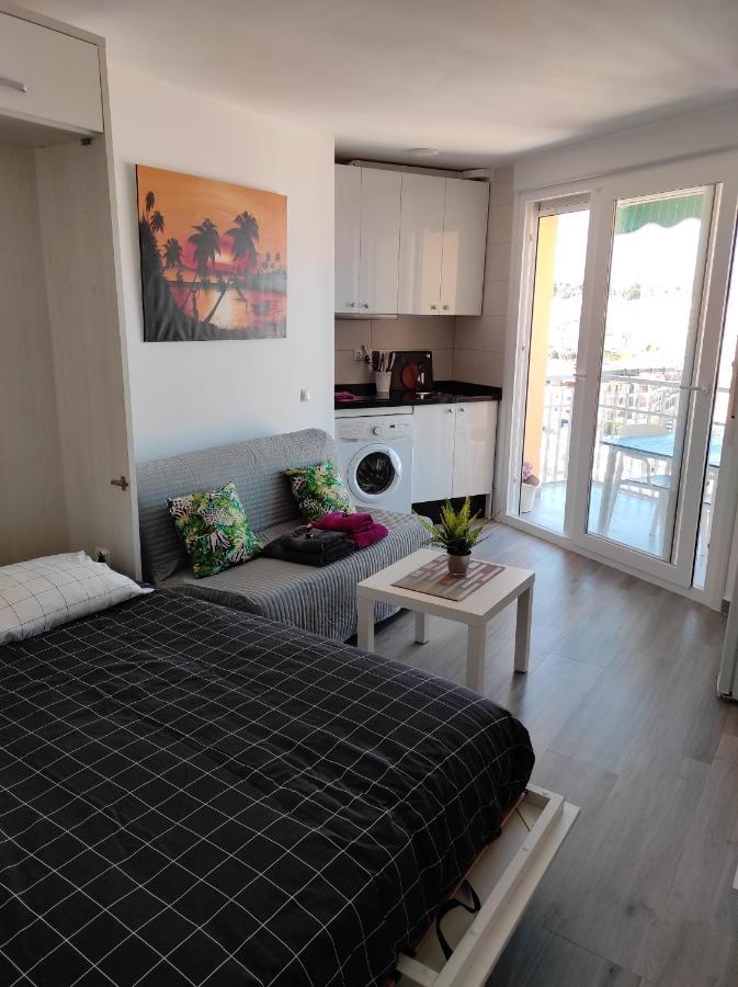 Estudio recién reformado en primera línea de playa Apartamento Benalmádena Exterior foto