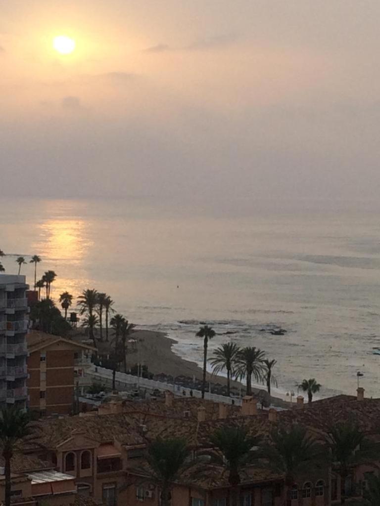 Estudio recién reformado en primera línea de playa Apartamento Benalmádena Exterior foto