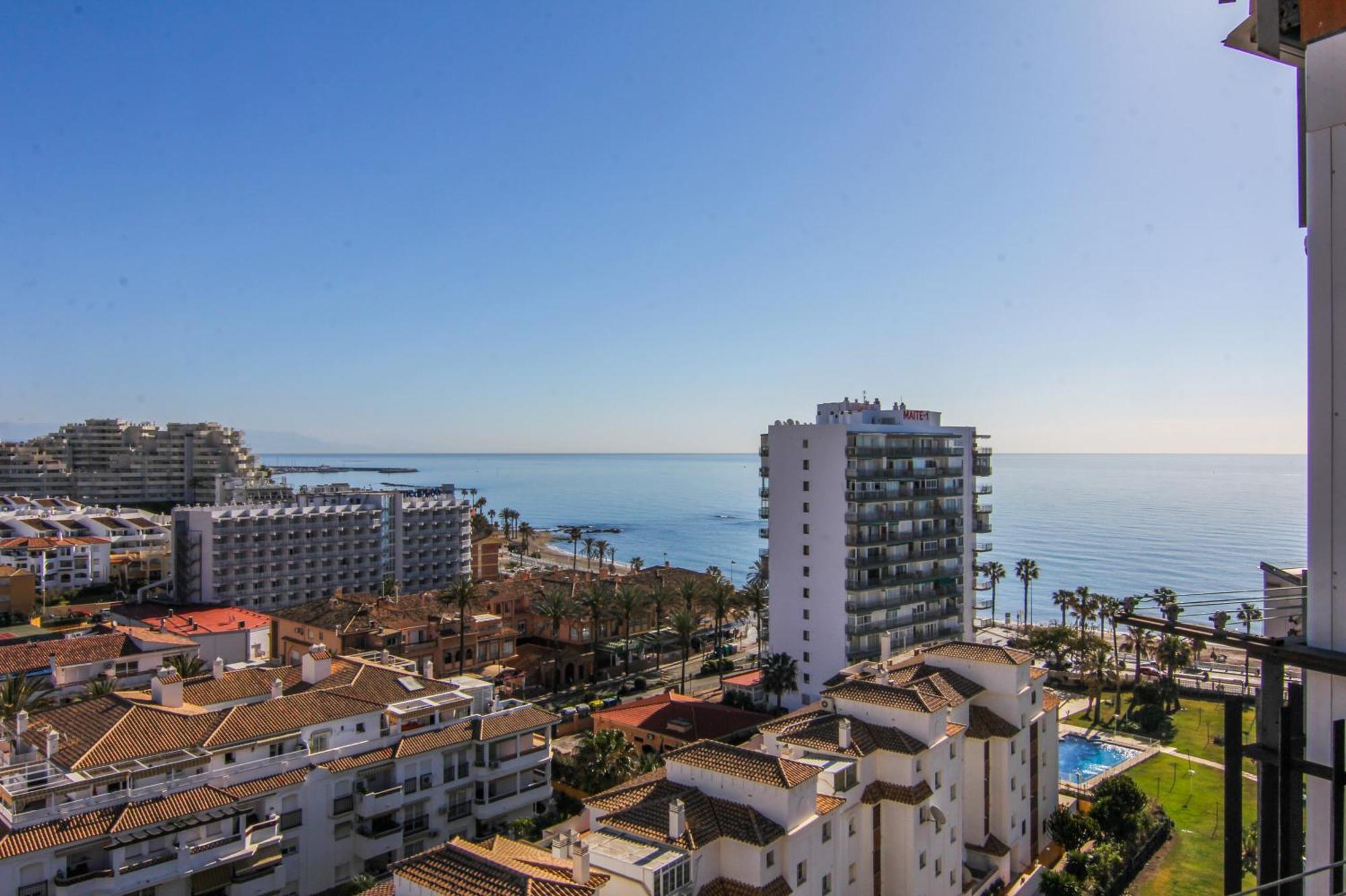 Estudio recién reformado en primera línea de playa Apartamento Benalmádena Exterior foto